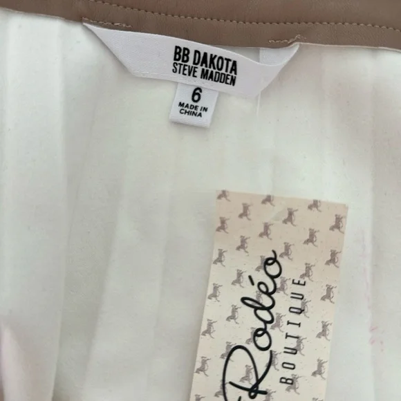 Tan Leather Pleated Skirt - Picture 2 of 11